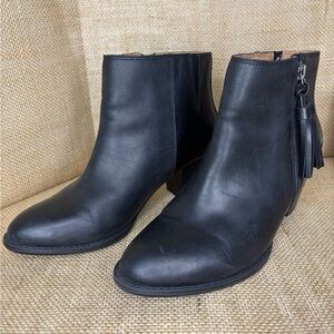 Vionic Madeline Weather Resistant Leather Tasseled Ankle Boot Size 6.5
